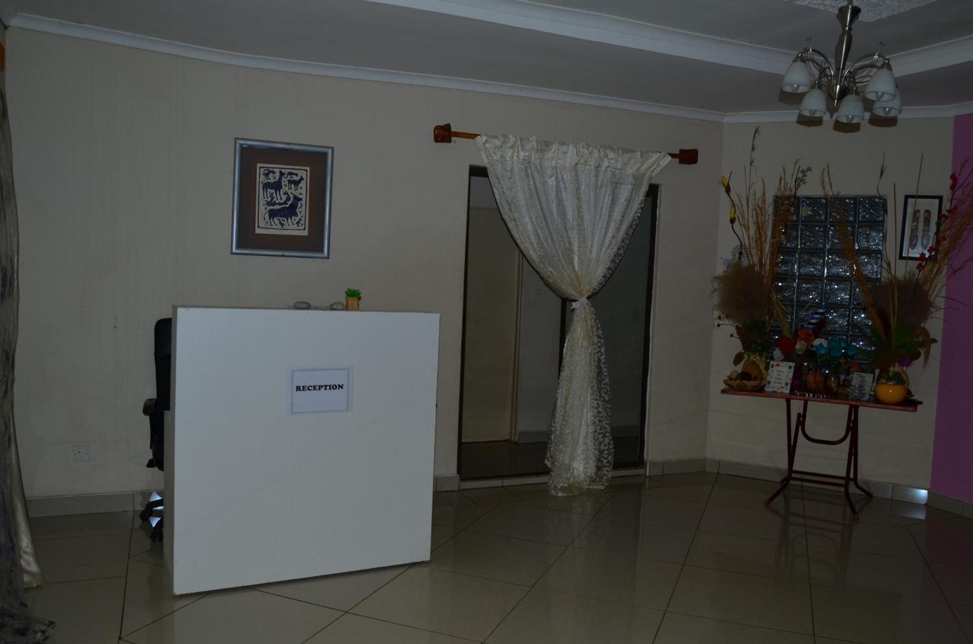 Chobe Kulotu Guest House Kasane Eksteriør billede