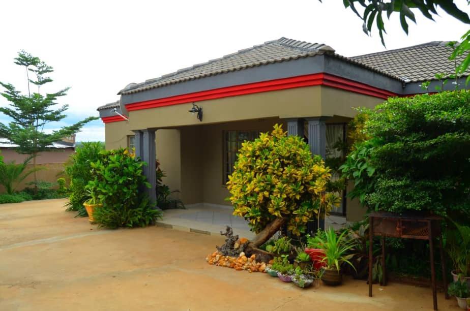 Chobe Kulotu Guest House Kasane Eksteriør billede
